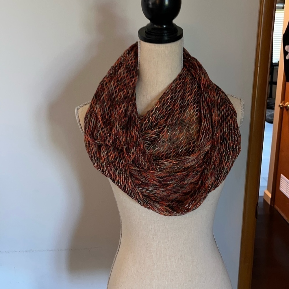 Steve Madden Infinity Fall MultiColor Knit Scarf Shades Of Orange / Green/Gold
